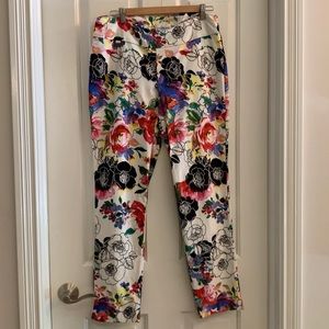 Peck &Peck floral print stretch fabric straight leg pant.